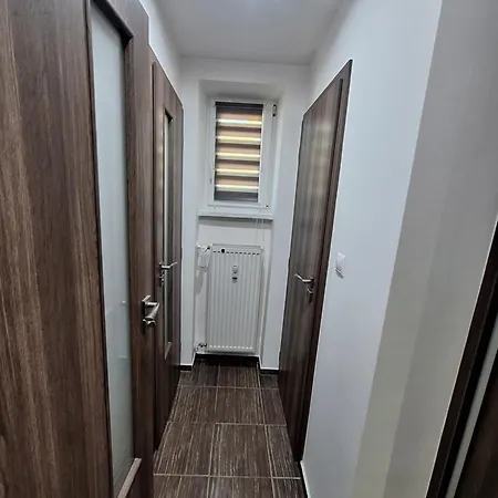 - Sihot, * Trenčín
